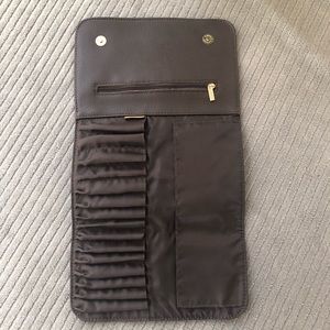 3/$20 Zoreya Brush Case